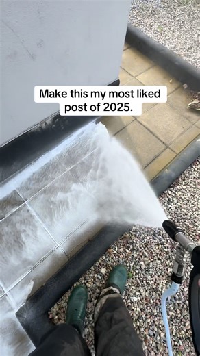 Make this my most liked post of 2025. #pressurewashing #jetwashing #chemicalspray #exteriorcleaning #cleanup | Lee Pink Clean