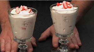 Mousse au fromage blanc et fraises tagada : une recette pour les tout-petits (vidéo)