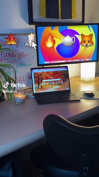 Who needs a fireplace when you’ve got Firefox? 🧡