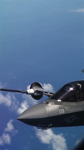 Perfect Drogue Connection: KC-30A Refuels F-35 B !