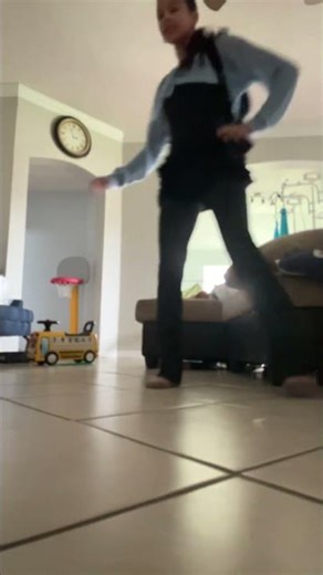 Doja split challenge except I injured my leg in a previous video