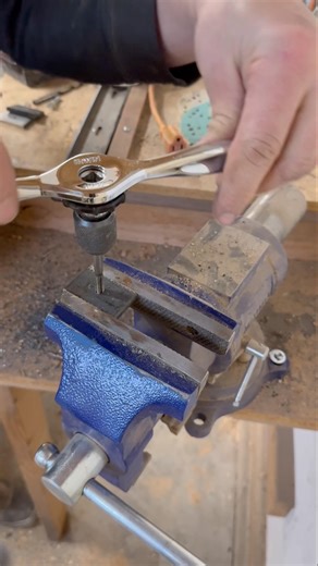 How to thread a hole with a tap in 30 seconds. #metalworking #metalwork #tabledesign #woodworking