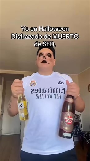 Amar azul oficial on Instagram: "MI DISFRAZ. 🥴🍻"