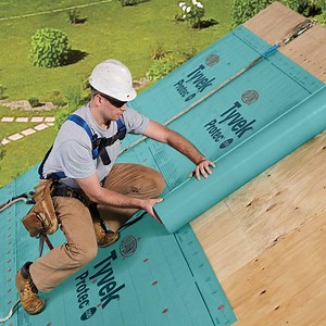 A Roofing Pro’s Guide to Synthetic Underlayment