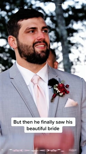 First look - the first time he sees her in the wedding dress ❤❤🥰#wedding #fristlook #groom