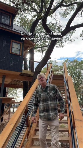 treehouse daddyyyy 🌲 @treehousejudy 😉 #treehouse #treehousemasters #treefort #carpenter #petenelson | Nelson Treehouse and Supply