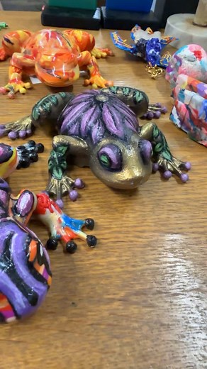 Rambos emporium on Instagram: "Our new painted frogs made from scrap PLA filament #recycle #3dprinting #filament #zerowaste #frog #handpainted painted"