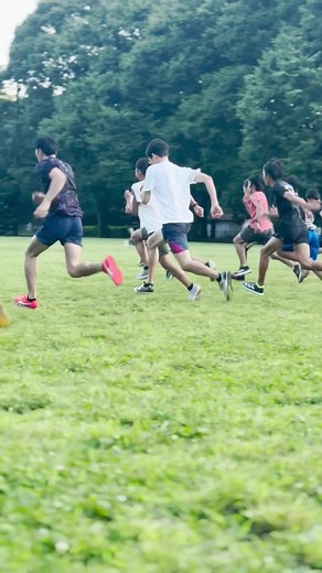 跳ねる陸上チームRUN.jp合同練習会の様子