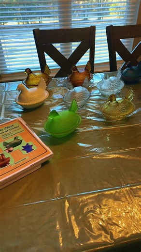 Take a peek at my vintage Indiana glass hen on nest collection ❤️ I hope this helps new collectors tell true Indianas from reproduction and help you identify what color hen you might have. #henonnest #indianaglass #indianahenonnest #realindianaglass #vintage