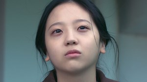 三观稍显暧昧的超级（反）英雄内核与手法略为生涩的形式主义叙事产生了奇妙的chemistry，带来了一场淋漓尽致的荒诞主义情绪宣泄盛宴《杀人者的难堪》