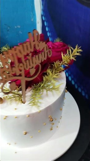 real flowers cake decorating 😋#youtubeshorts #cake