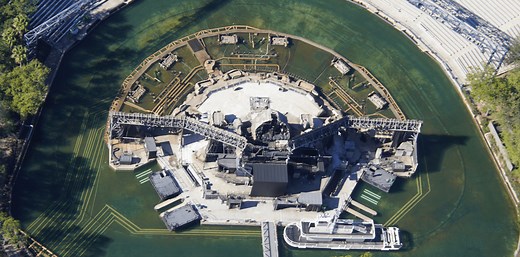 Fantasmic Refurbishment looks complete, will it be reopening soon? | Chip and Company