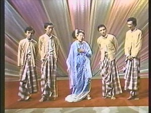 Monut Thuzar Anyeint performed by Zarganar and group on Myanmar TV