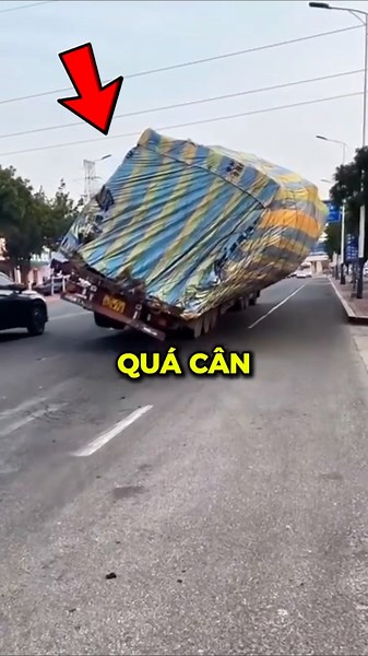 How China prevented the truck from overturning.