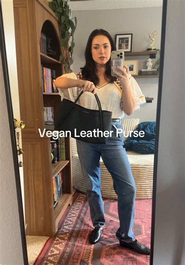 Such a good basic ✨ #ootd #outfitinspo #minimalist #purse #bag