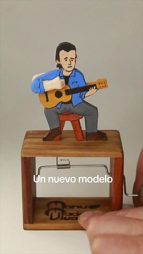 Creación de autómata de madera hecho a mano