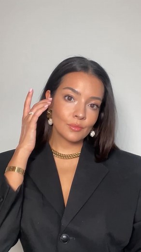 Clarins Everlasting Foundation - Full Coverage Skincare Expertise