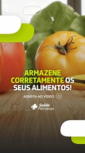 Garantir a segurança alimentar é essencial para uma vida saudável, e isso começa pelo correto armazenamento dos alimentos. Veja algumas dicas e orientações para preservar a qualidade dos seus alimentos, mantendo-os frescos e seguros. Vamos promover hábitos saudáveis e uma alimentação mais segura para todos! 🥦🍅 #PraTodoMundoVer: vídeo informativo de como armazenar corretamente os alimentos. #SaudePetrobras #AlimentacaoSaudavel #SegurancaAlimentar #DicasDeSaude #Geladeira | Saúde Petrobras