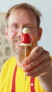 35K views · 34 reactions | Make Christmas dinner even tastier with these adorable edible Santa hats! 燎 #scrumdiddlyumptious #santa #christmasrecipes #xmas #caprese Ingredients: - 4 cherry tomatoes - 3 mozzarella pearls, halved - 1 mozzarella ball, sliced | Scrumdiddlyumptious | Facebook