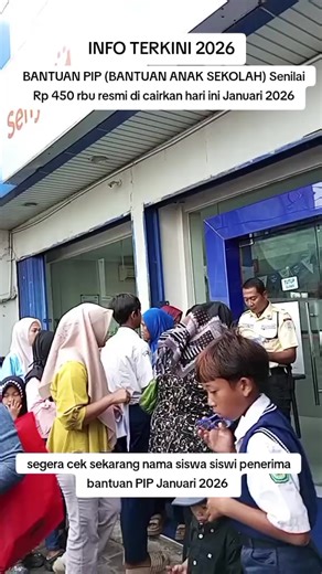 Kementerian Agama RI menyalurkan bantuan Program Indonesia Pintar (PIP) kepada siswa madrasah dari keluarga miskin dan rentan miskin di Kota Blitar. Bantuan ini ditujukan untuk mencegah putus sekolah sekaligus memperluas akses pendidikan yang berkeadilan di lingkungan madrasah. Bantuan ini bertujuan mengurangi kesenjangan pendidikan bagi siswa kurang mampu, sekaligus menjadi langkah pemerintahan Prabowo Subianto untuk mencegah putus sekolah dan memperluas akses pendidikan layak bagi anak-anak an