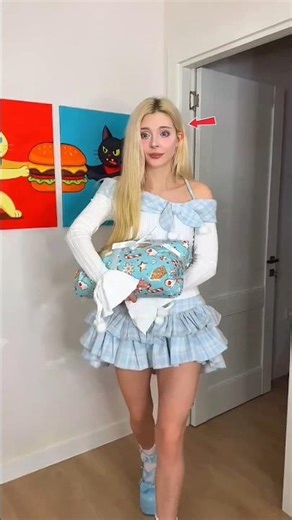 Kitty Teaches Manvi How To Throw Of Garbage Properly 👍