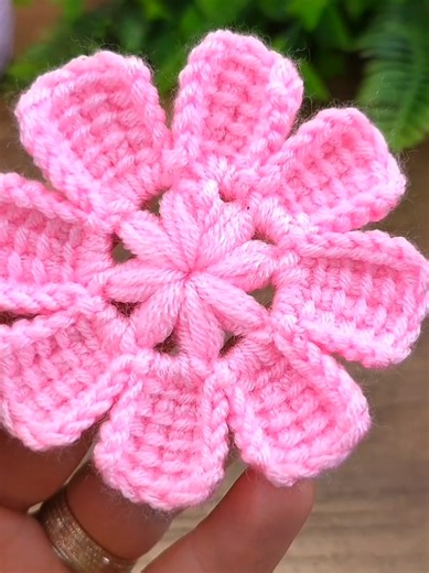 Beautiful And Easy Crochet Flower Tutorial For Beginners ✨ #crochet #flower #crochettutorial #DIY #craft