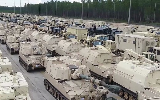 无人机实拍美军装甲单位的规模