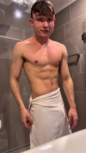 Gigi Fermont | Steam, silence, strength.💧⚡️ #CalmStrength #EditorialReel #ModelPresence | Instagram