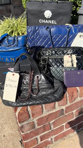 WOW WOW WOW 🤩 All these designers bags are $50-$100 off NOW THROUGH SUNDAY!! Shop these beautiful styles now before they’re gone!!! 👜Bags $100 off 👛Wallets $50 off Shop them all on shopseexton.com | Style Encore - Exton, PA