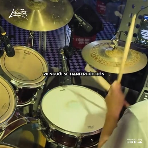 1.2M views · 21K reactions | E là không đủ… Nguồn: 8:18 LIVE HOUSE | Memory Music | Facebook