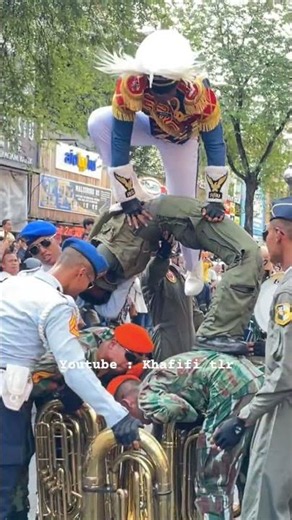 Atraksi Keren Drumband Taruna AAU Gita Dirgantara