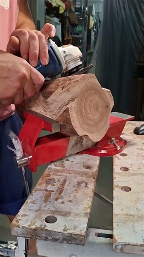 Lámpara de madera Rustica hecha a mano en tronco de Olmo #woodlamp #Rusticas #Únicas #hechoamano