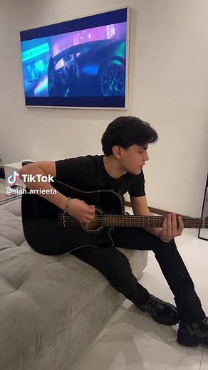 ❤️‍🔥 | alan hugging sasha