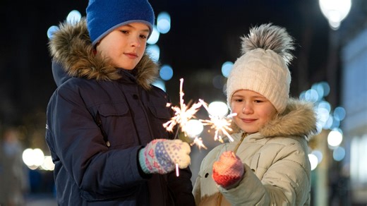 Want to throw a party for Bonfire Night? These are the rules surrounding fireworks you won't want to bend - Netmums