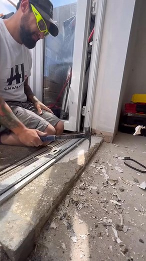 15K views | How To Repair Concrete Step #homeimprovement #how #howto #doityourself #concrete #repair #fyp #foryou | Luxe for Less | Facebook