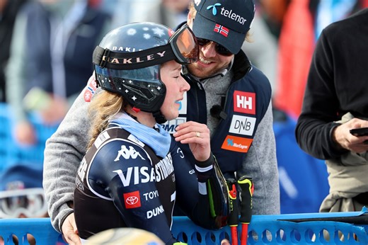Mikaela Shiffrin holds off Emma Aicher to win record-tying 6th overall World Cup skiing title