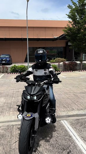 Yamaha MT09 Exhaust Sound Clip Compilation