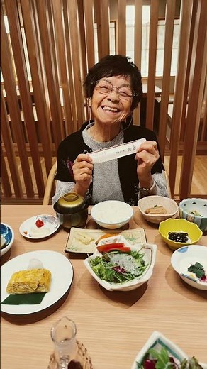 95-Year-Old Tsum Tsum Grandma’s Morning Munching Time #grandma #grandma