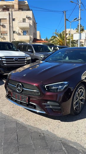 "الكل بمر.. بس هي اللي بتترك أثر." لون استثنائي لسيارة استثنائية. الدمج بين هيبة اللون الخمري Rubellite Red وتصميم الكوبيه الساحر، خلق تحفة فنية ما الها مثيل. حضور بيفرض نفسه في كل مكان. 🍷🖤 للي ببحث عن التميز الصارخ.. السيارة بانتظارك. ✧ معرض بركات… حيثُ تُعرض السيارات التي تسبق زمنها ✧ 📍 عمان – الرابية 📞 0791319193 #Mercedes #MercedesBenz #E200 #Coupe #EClassCoupe #AMG #AMGLine #RubelliteRed #MercedesLovers #LuxuryCars #مرسيدس #مرسيدس_بنر #كوبيه #سيارات_فخمة #الاردن #عمان #معرض_بركات | Bara