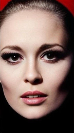 Which Faye Dunaway role was her best? #bonnieandclyde #eyesoflauramars