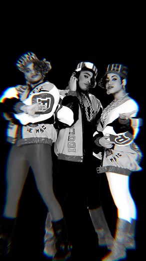 SALT N PEPA - SHOOP Release: 1993 Producer: Mark Sparks Album: Very Necessary Label: Next Plateau Sample: The Sweet Inspirations “I’m Blue” Video: Scott Kalvert #saltnpepa #djspinderella #shoop #marksparks #verynecessary #nextplateau #thesweetinspirations #imblue #scottkalvert @saltnpepaofficial @daonlysalt @darealpepa @djspinderella #hiphop #hiphopmusic #hiphopculture #hiphoplegends #realhiphop #realhiphopmusic #oldschoolhiphop #oldschoolhiphopmusic #90shiphop #90shiphopmusic #classichiphop #cl