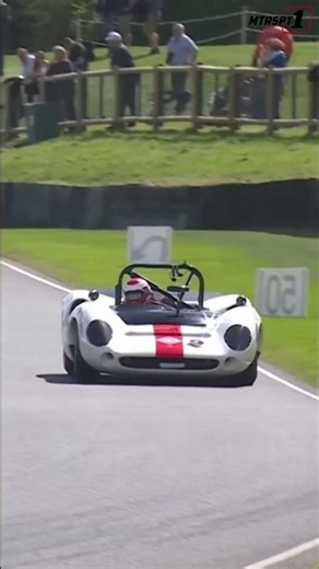 INSANE Chicane: Lola T70 Spyder Races the Bruce McLaren Trophy!