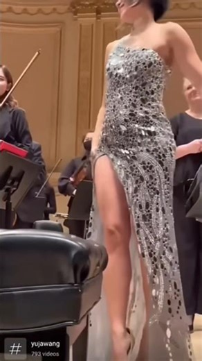 Yuja Wang's FAMOUS Disco Ball 🪩 Mirror Dress ✨️ #yujawang #fashion #steinwaypiano #classical #piano