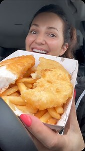 Aussie food- FISH & CHIPS!nmmThese were from Peters fish market in southport, QLD. Make sure your volume is up for maximum crunch. #expat #fishandchips #australia potatocake | Jess Pryles