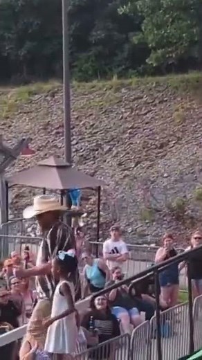 Colt Ford Live at Magic Springs