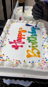 You have to see @hkrummkake 's color changing cake!! | BuzzFeed Food