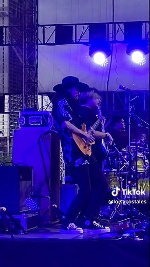 Compact Electric Guitar Solo: Dionela's Musika