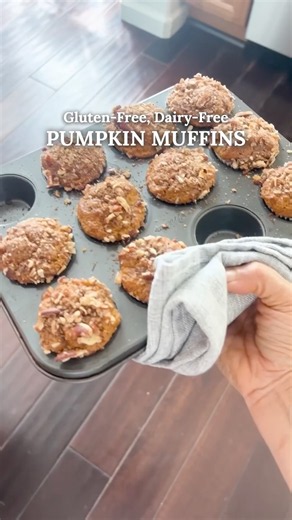 Almond Flour Pumpkin Muffins - Fun Mini Fall Muffins 🍂🎃