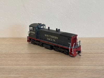 Athearn HO Scale Southern Pacific SW1500 #2590 Detailed & Custom Paint | eBay