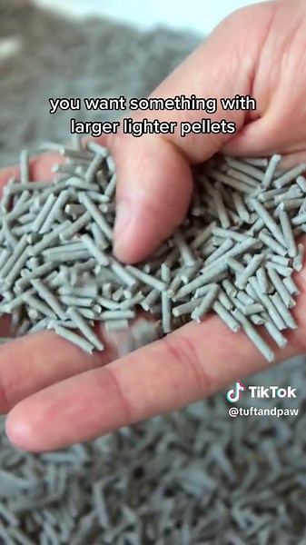 cat litter getting everywhere? these 4 litter box tips will help this problem disappear ✨ basically, the best litter box set up for a clean home is going to include: a litter box with high sides, a low tracking cat litter, a litter mat (you can just use an old towel or bath mat!), and bonus points if your set-up has your scooper and a brush/dustpan nearby. hellooooo clean floors 😻 #nolittertracking #preventlittertracking #lowtrackingcatlitter #lowtrackinglitter #litterboxcleaning #litterboxprob